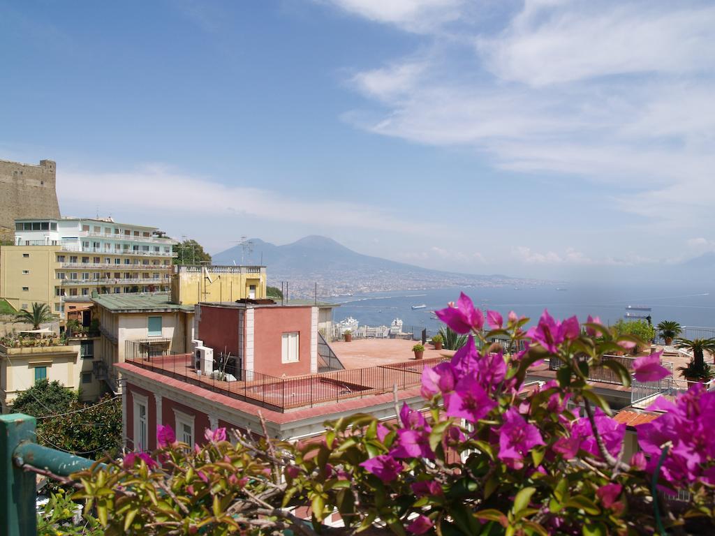 Una Terrazza Sul Golfo Napoli Bagian luar foto