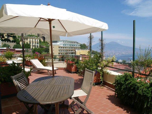Una Terrazza Sul Golfo Napoli Ruang foto