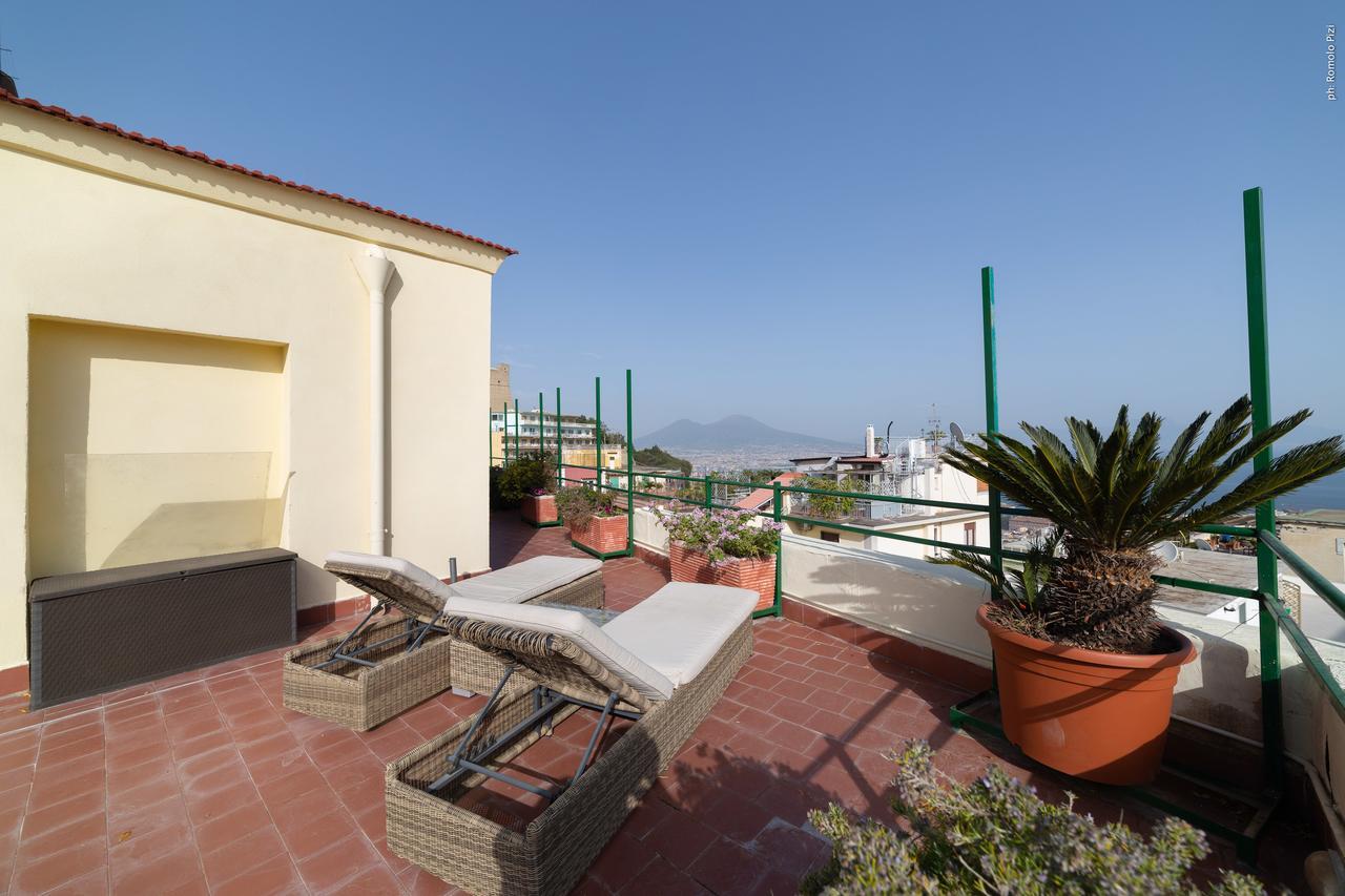 Una Terrazza Sul Golfo Napoli Bagian luar foto