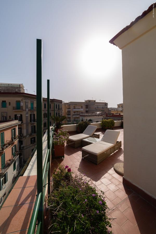 Una Terrazza Sul Golfo Napoli Bagian luar foto